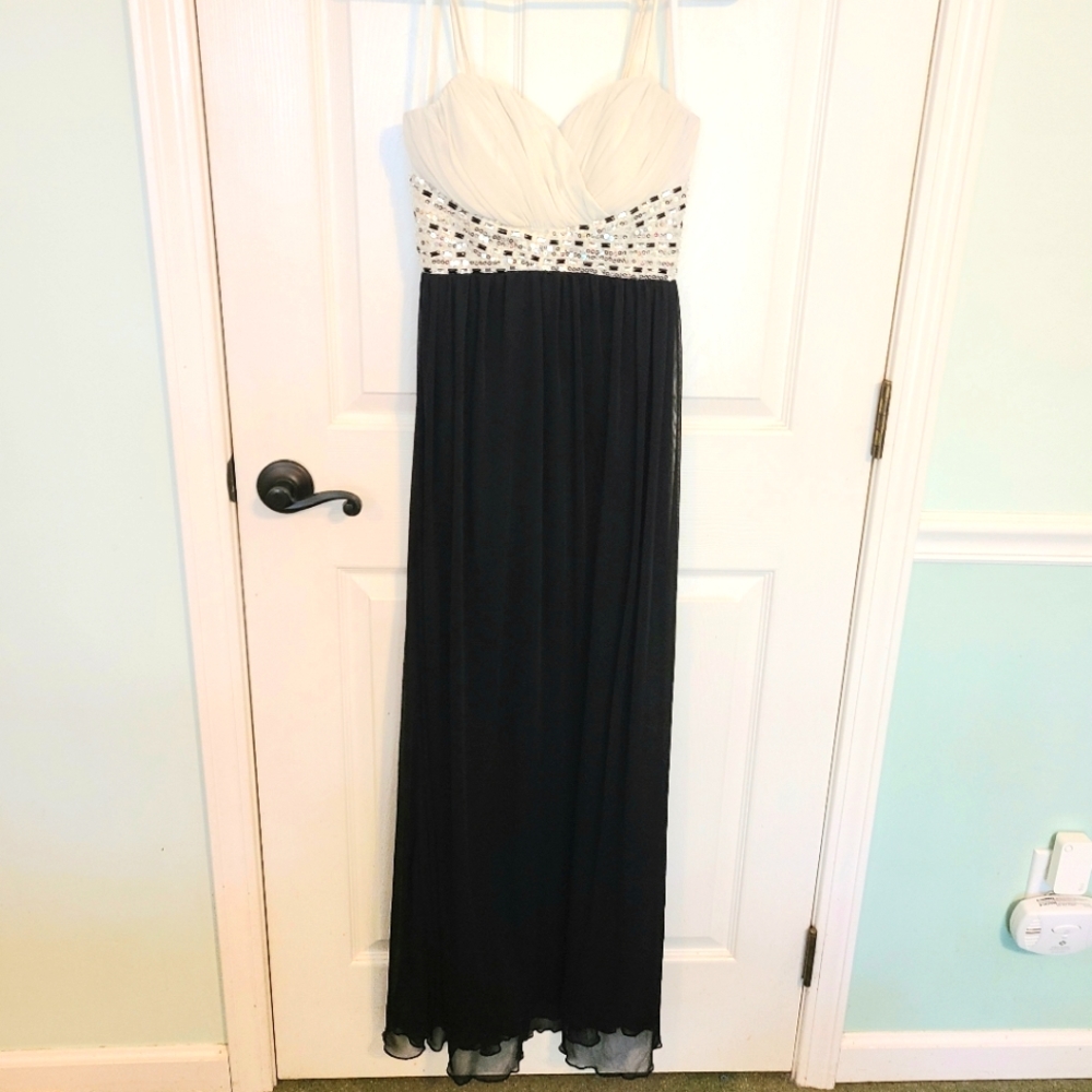 VTG 90s Sweetheart Neck Black & White Taffeta Rhinestone Semi Formal Maxi Gown M
